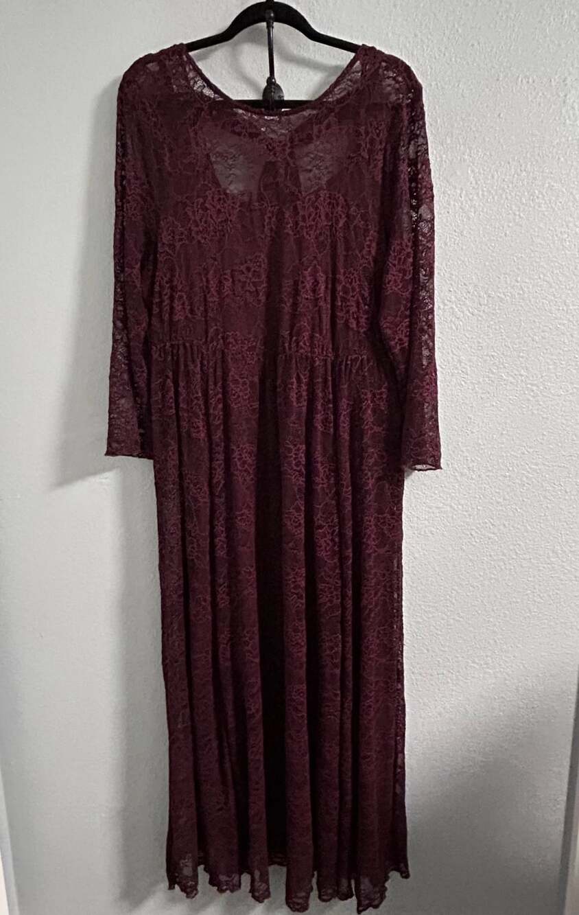 Torrid Lace Maxi Dress Size 1 Burgundy Long Sleeve Open Back